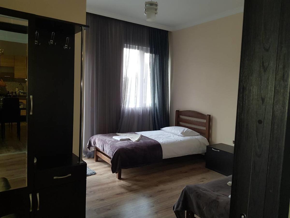 Upstairs Hotel Tbilisi Exterior photo