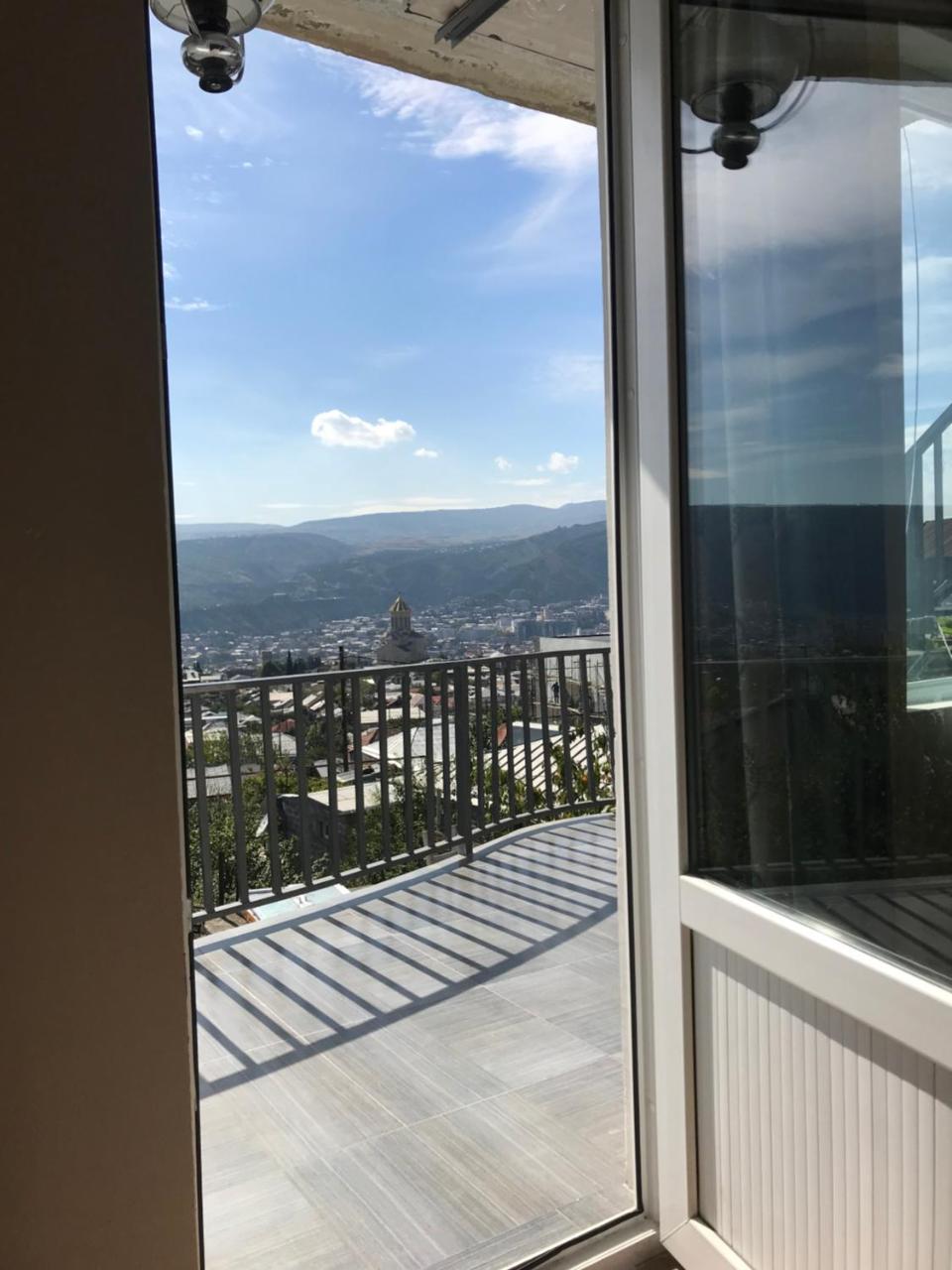 Upstairs Hotel Tbilisi Exterior photo